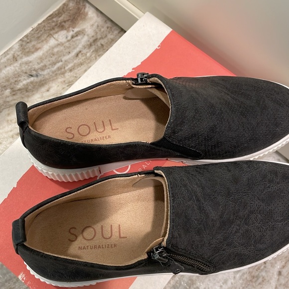 SOUL Naturalizer Shoes - Picture 3 of 8